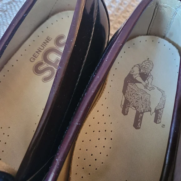 SAS Vintage 1988 Cordovan Leather Penny Loafers New with Original Box Size 8M